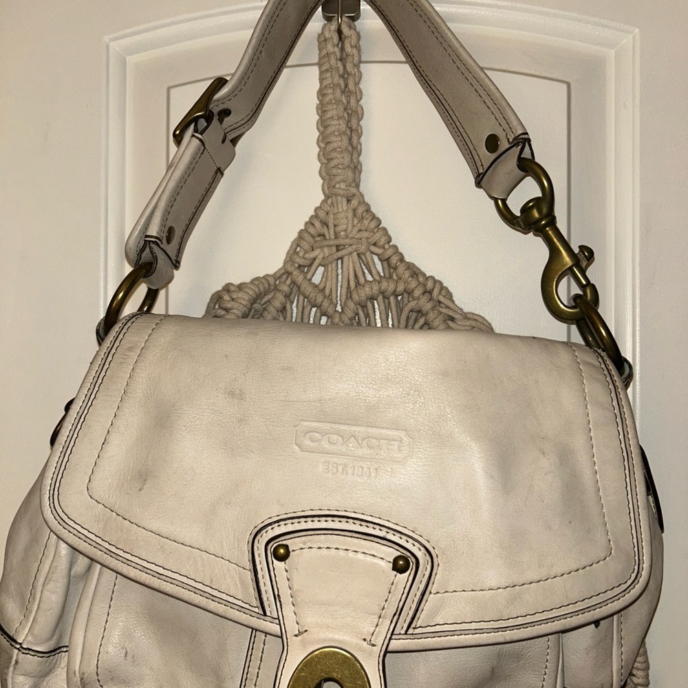 Coach White leather bag with outside pocket